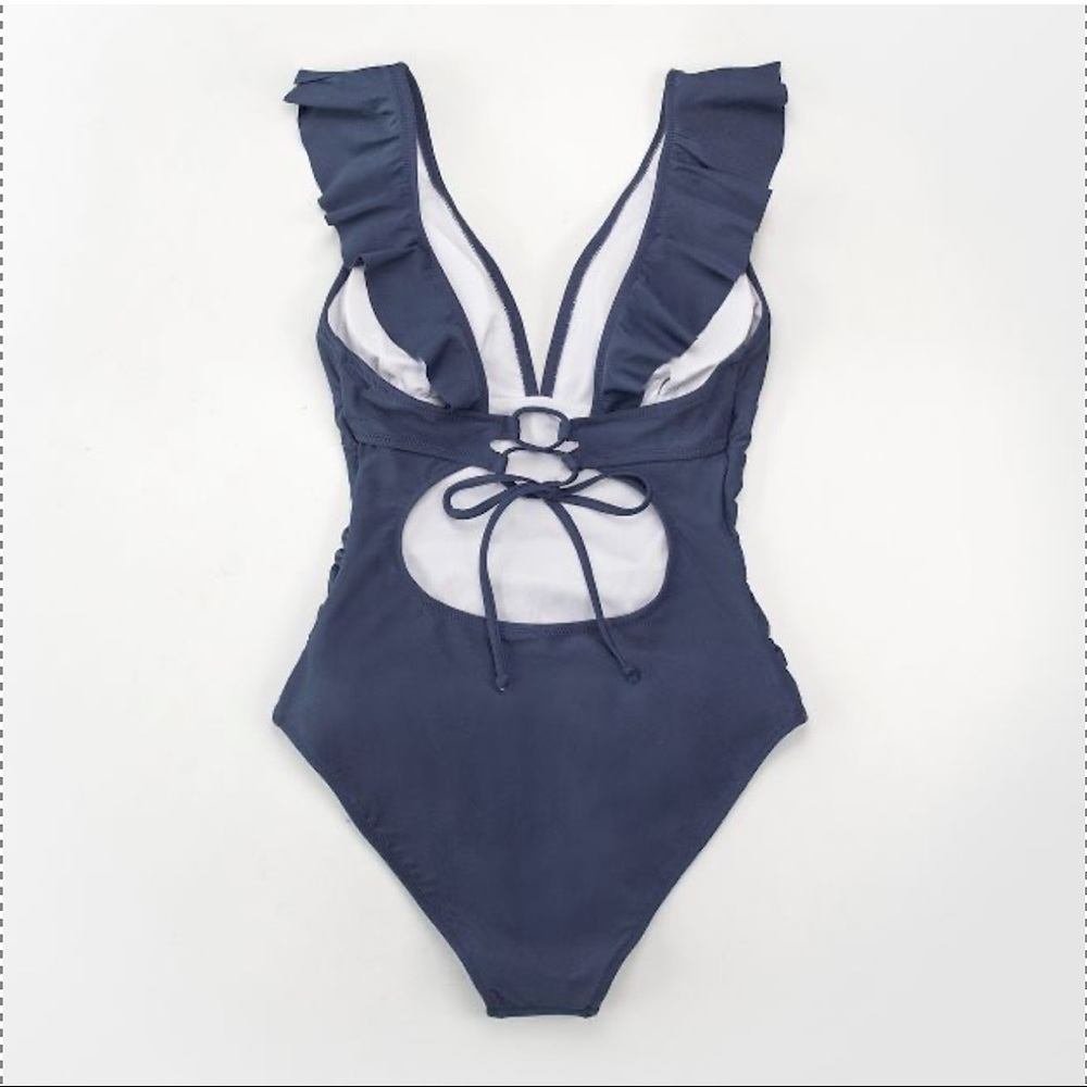 NEW Cupshe Ruffled Lace Up One Piece Swimsuit Size XXL - Picture 3 of 4